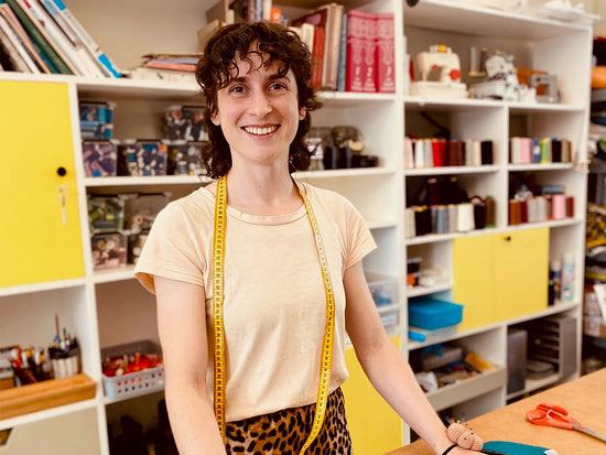 Marieke werkt in ons naaiatelier